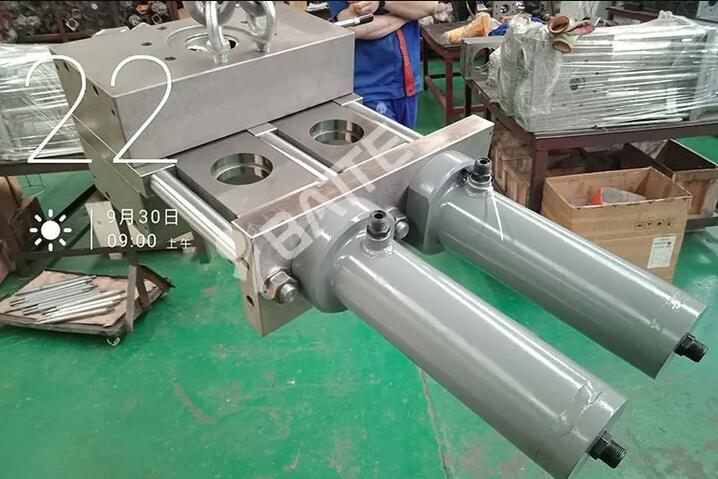 automatic hydraulic screen changer